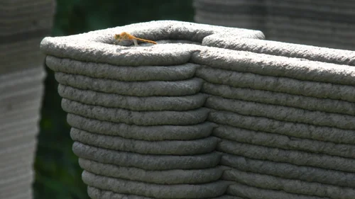Printing process, photo by Andrey Rudenko Concrete layers detail, photo by Andrey Rudenko.